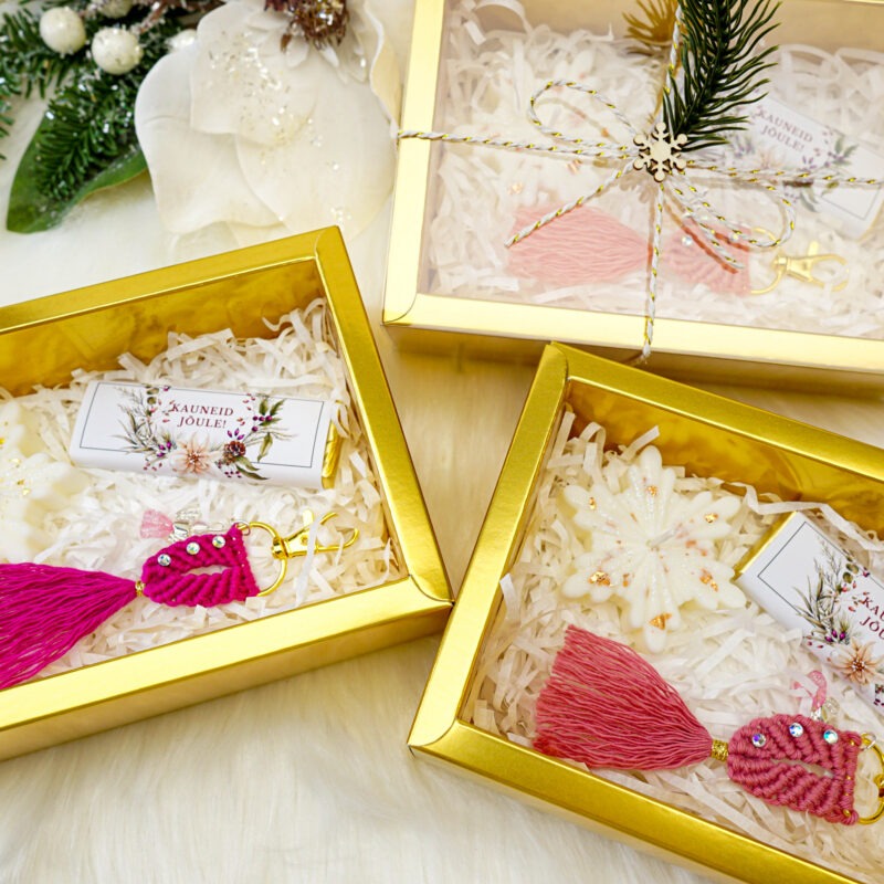 Kinkekomplekt - Makramee võtmehoidja, küünal ja šokolaad