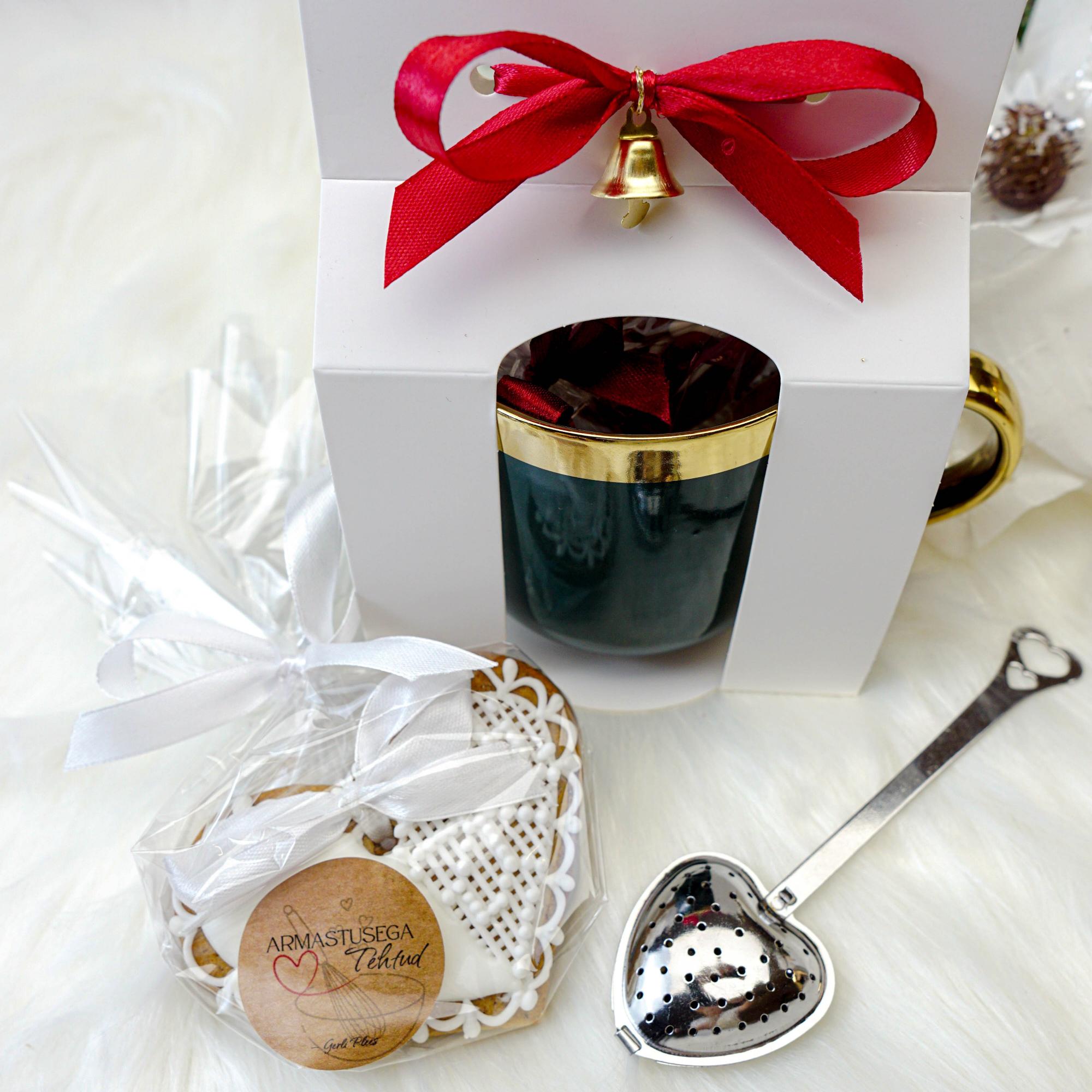 Tass piparkook ja teepuru hoidja